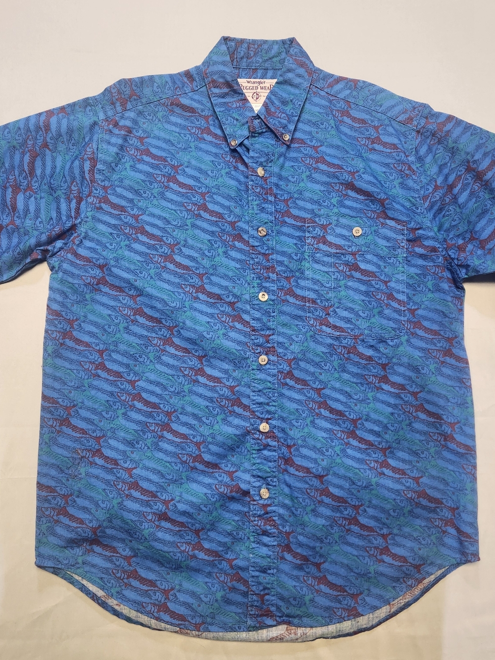 Wrangler Rugged Wear Mens Large AOP Trout Print Button Down Shirt  Blue Purple